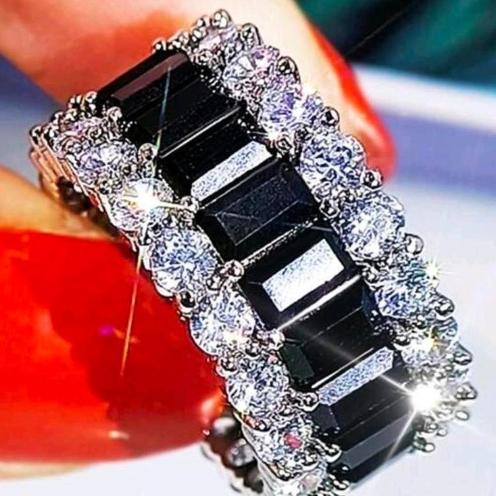 size 7 Black Stone Emerald Cut Band Ring Silver Tone Clear Crystal Ring